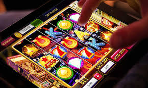 Canlı dilerlərlə poker oynamaq Həyəcan və strateji Canlı dilerlərlə poker oynamaq Həyəcan və strateji